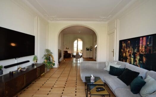 Flat for rent  2 bedrooms 131 m², 1400 €