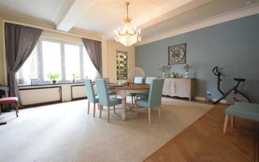 Flat for rent  3 bedrooms 148 m², 1400 €