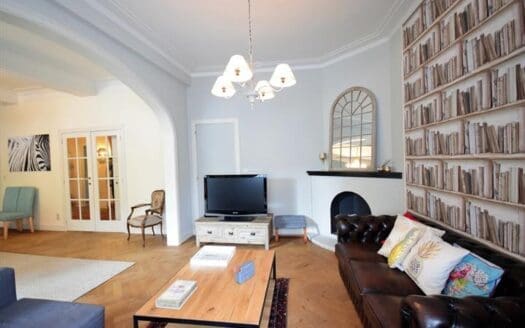 Flat for rent  3 bedrooms 148 m², 1400 €