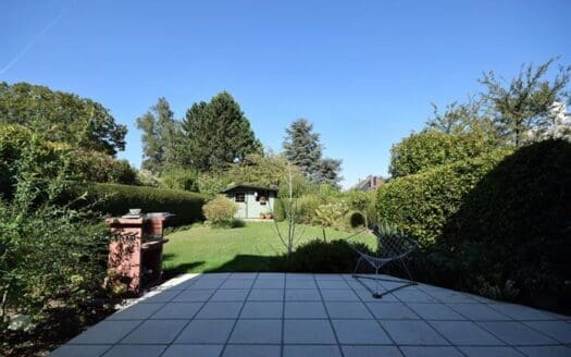 House for rent  4 bedrooms 209 m², 1650 €