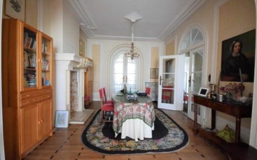 Flat for sale  2 bedrooms 131 m², 399000 €