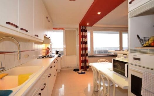Flat for sale  2 bedrooms 85 m², 160000 €