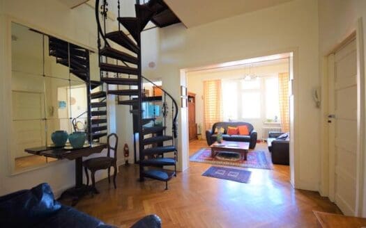 Flat for sale  3 bedrooms 204 m², 487000 €
