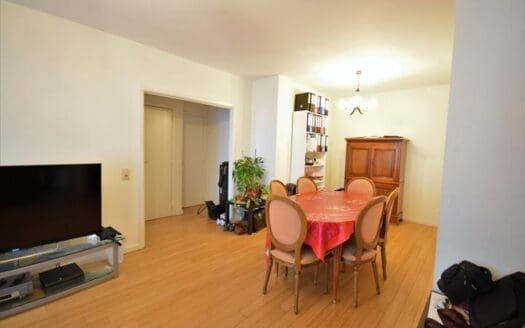 Flat for sale  3 bedrooms 90 m², 199000 €