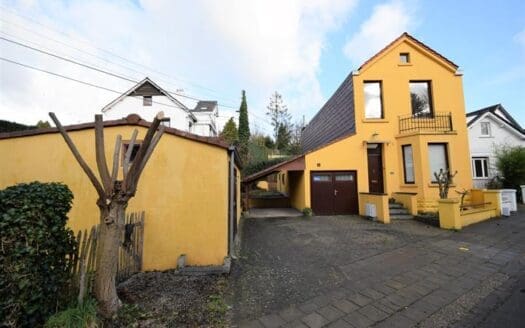 House for sale  2 bedrooms 150 m², 350000 €