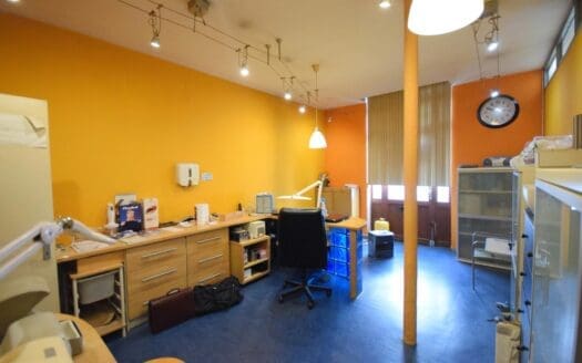 House for sale  2 bedrooms 195 m², 310000 €