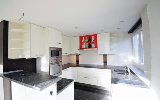 House for sale  4 bedrooms 130 m², 399000 €