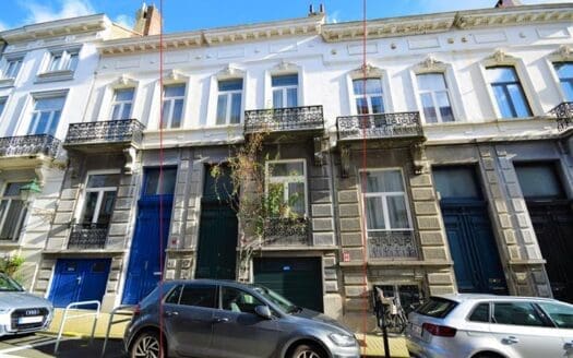 House for sale  4 bedrooms 170 m², 650000 €