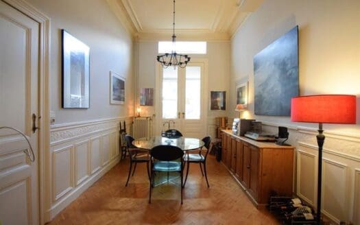 House for sale  4 bedrooms 170 m², 650000 €