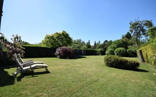 House for sale  4 bedrooms 250 m², 750000 €
