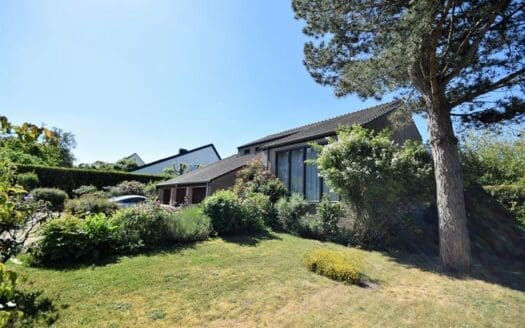 House for sale  4 bedrooms 250 m², 750000 €