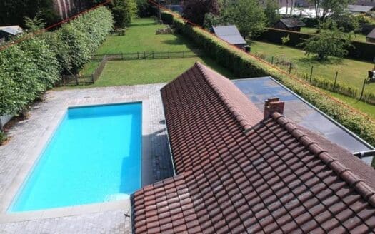 House for sale  4 bedrooms 330 m², 695000 €