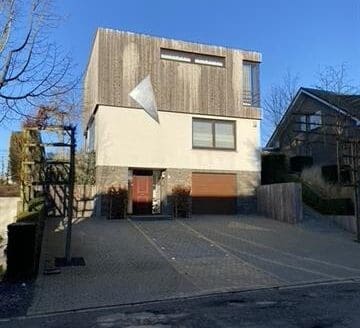 House for sale  5 bedrooms 270 m², 699000 €
