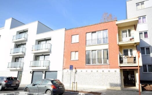 House for sale  5 bedrooms 310 m², 680000 €