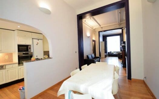 House for sale  6 bedrooms 280 m², 749000 €