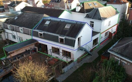 House for sale  6 bedrooms 425 m², 560000 €