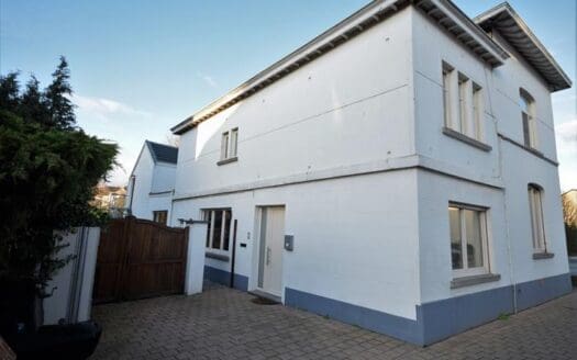 House for sale  6 bedrooms 425 m², 560000 €