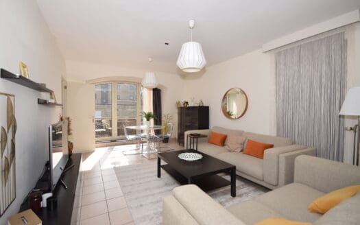 Flat for sale  2 bedrooms 75 m², 245000 €