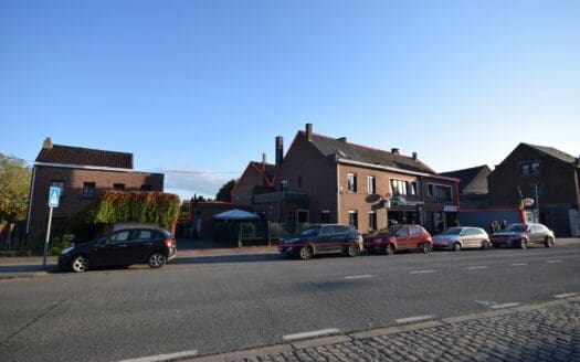 House for sale  4 bedrooms 363 m², 500000 €