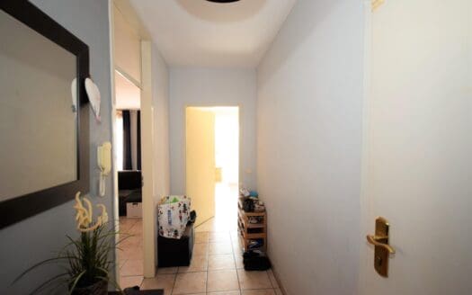 Flat for sale  2 bedrooms 90 m², 258000 €
