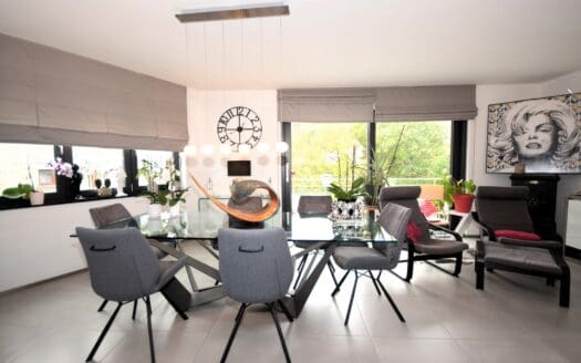Flat for sale  3 bedrooms 147 m², 395000 €