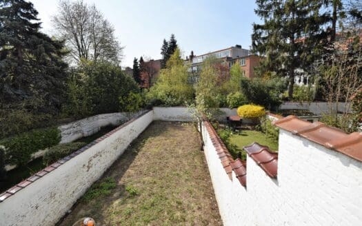 House for sale  6 bedrooms 375 m², 1000000 €