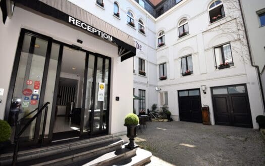 Commerce à vendre  1500 m², 4000000 €
