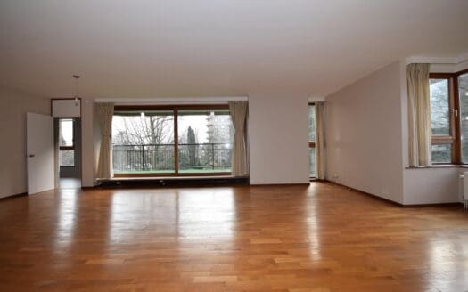 Appartement te huur  3 slaapkamers 165 m², 1950 €