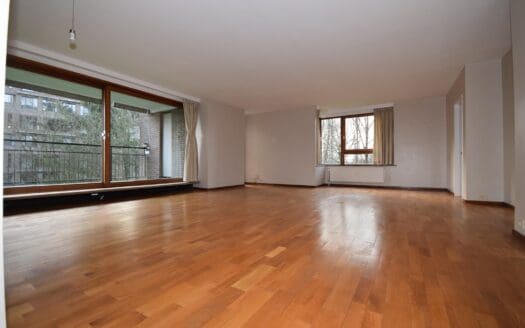 Appartement te huur  3 slaapkamers 165 m², 1950 €