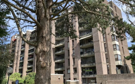 Appartement te huur  3 slaapkamers 165 m², 1950 €