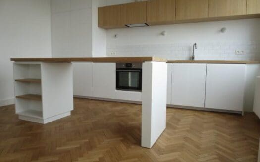 Flat for sale  2 bedrooms 150 m², 555000 €