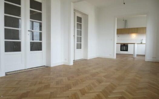 Flat for sale  2 bedrooms 150 m², 555000 €